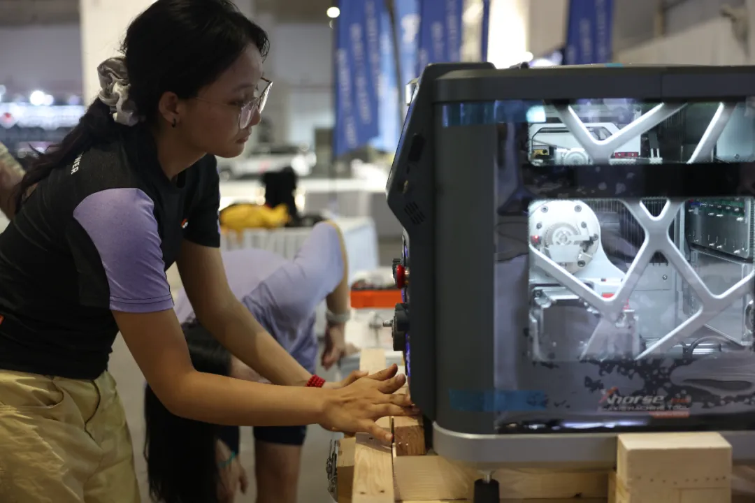 三维扫描挑战快速汽车改装！诗城之音携手数马电子参展IASCA东莞站，展现3D科技魅力